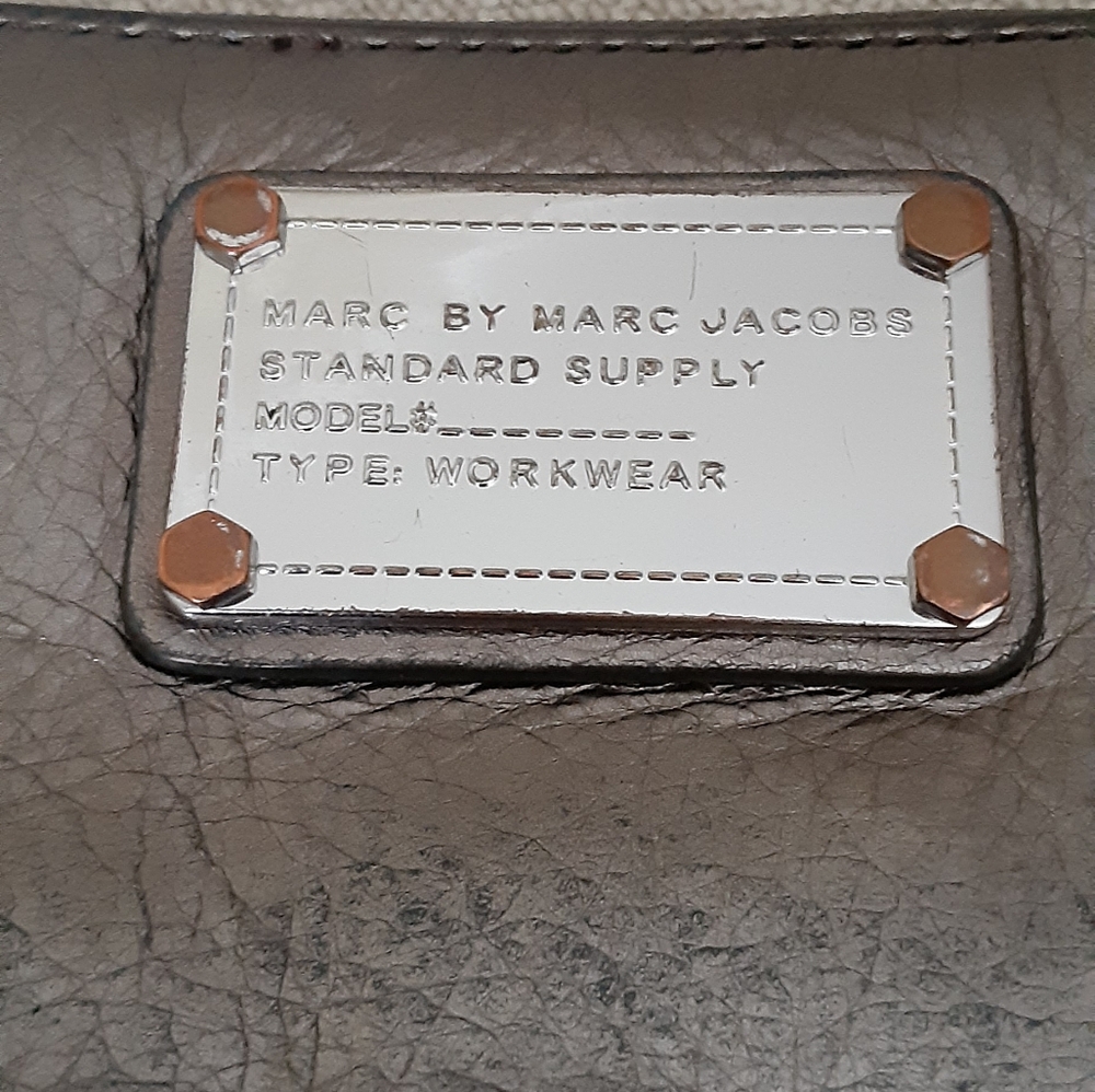 Marc by Marc Jacobs leather zip wallet - Picture 8 of 9